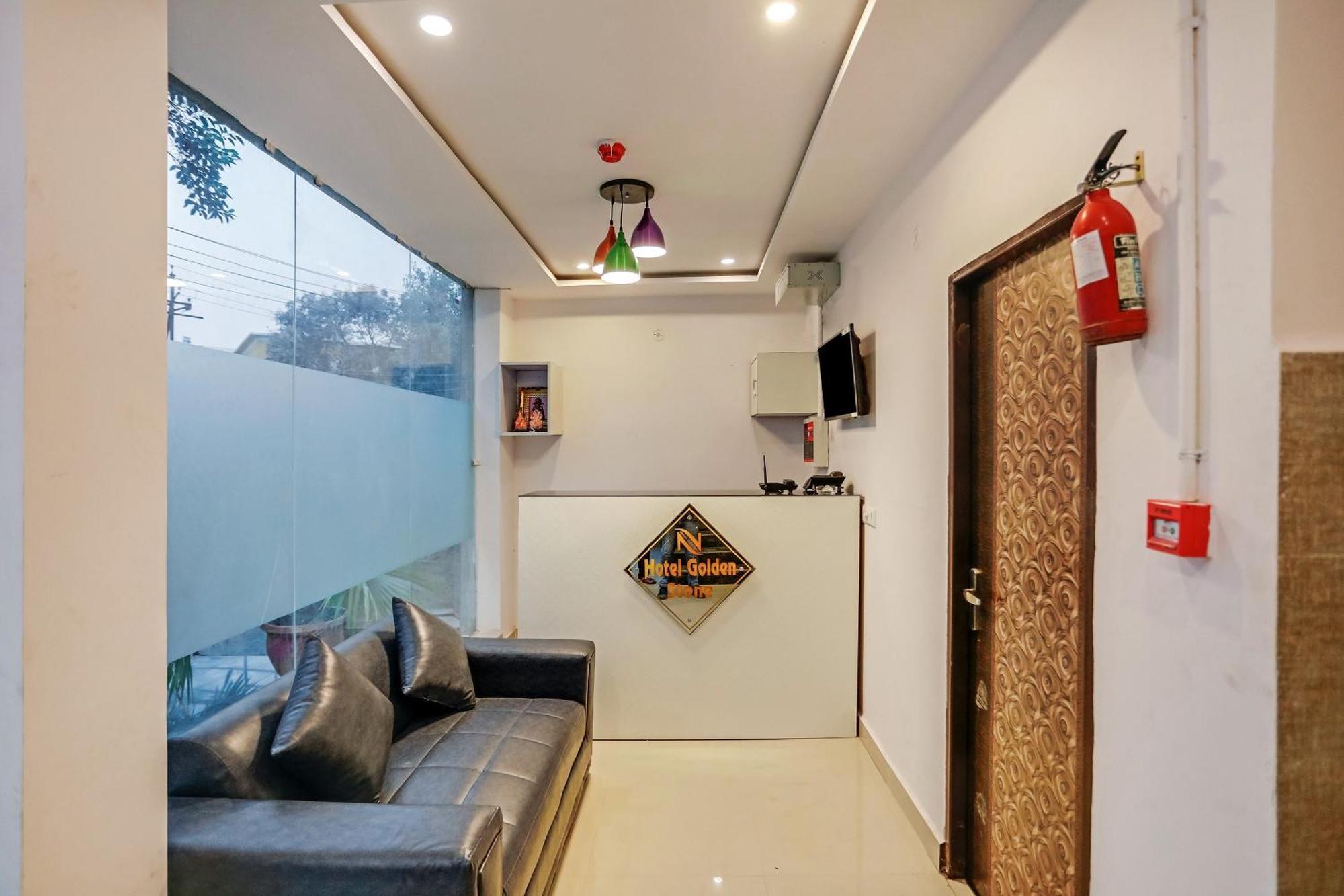 Hotel O Golden Stone Газиабад Екстериор снимка